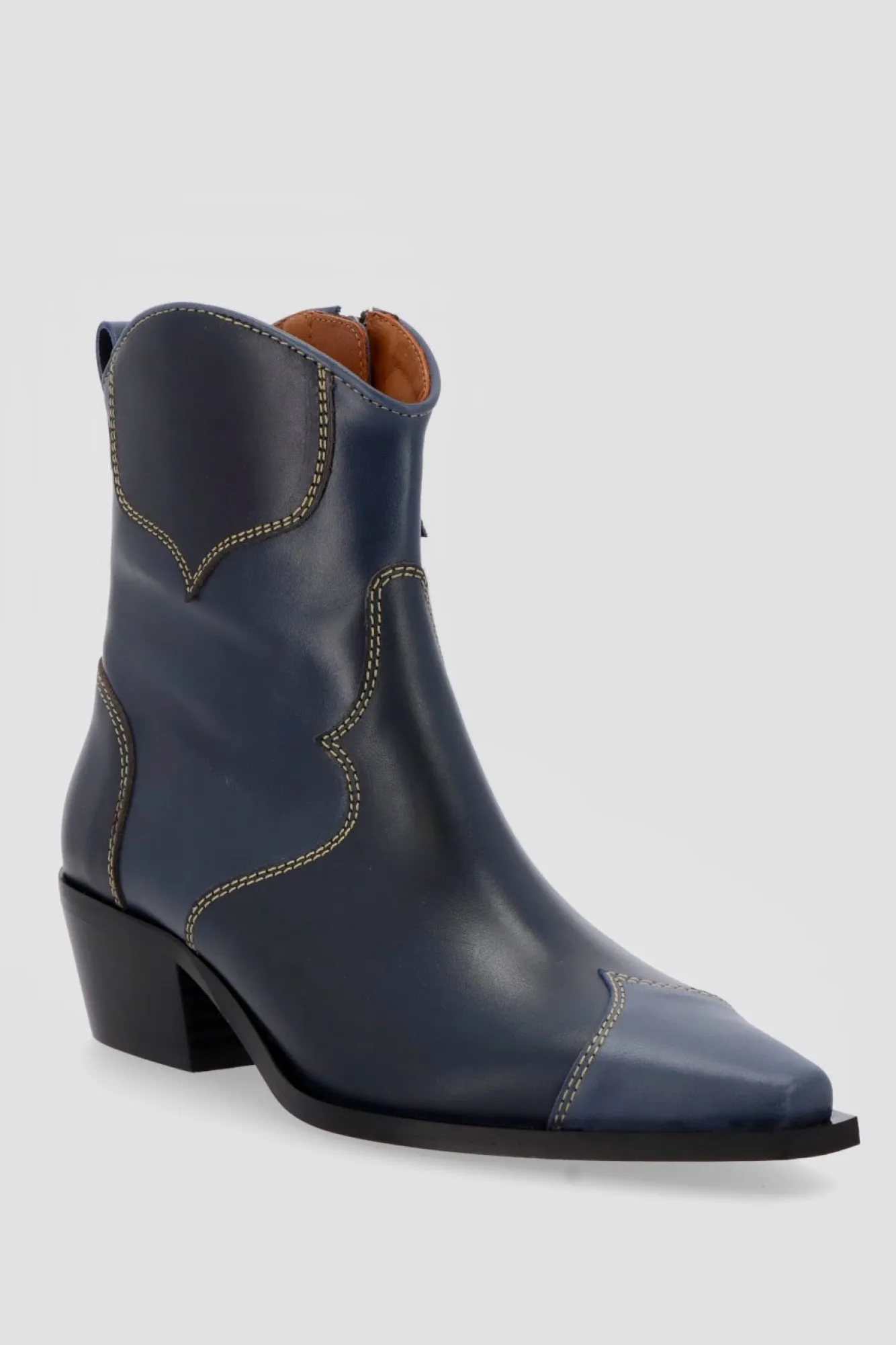 Amour Vert Alohas Buffalo s Leather Ankle Boots- Clearance