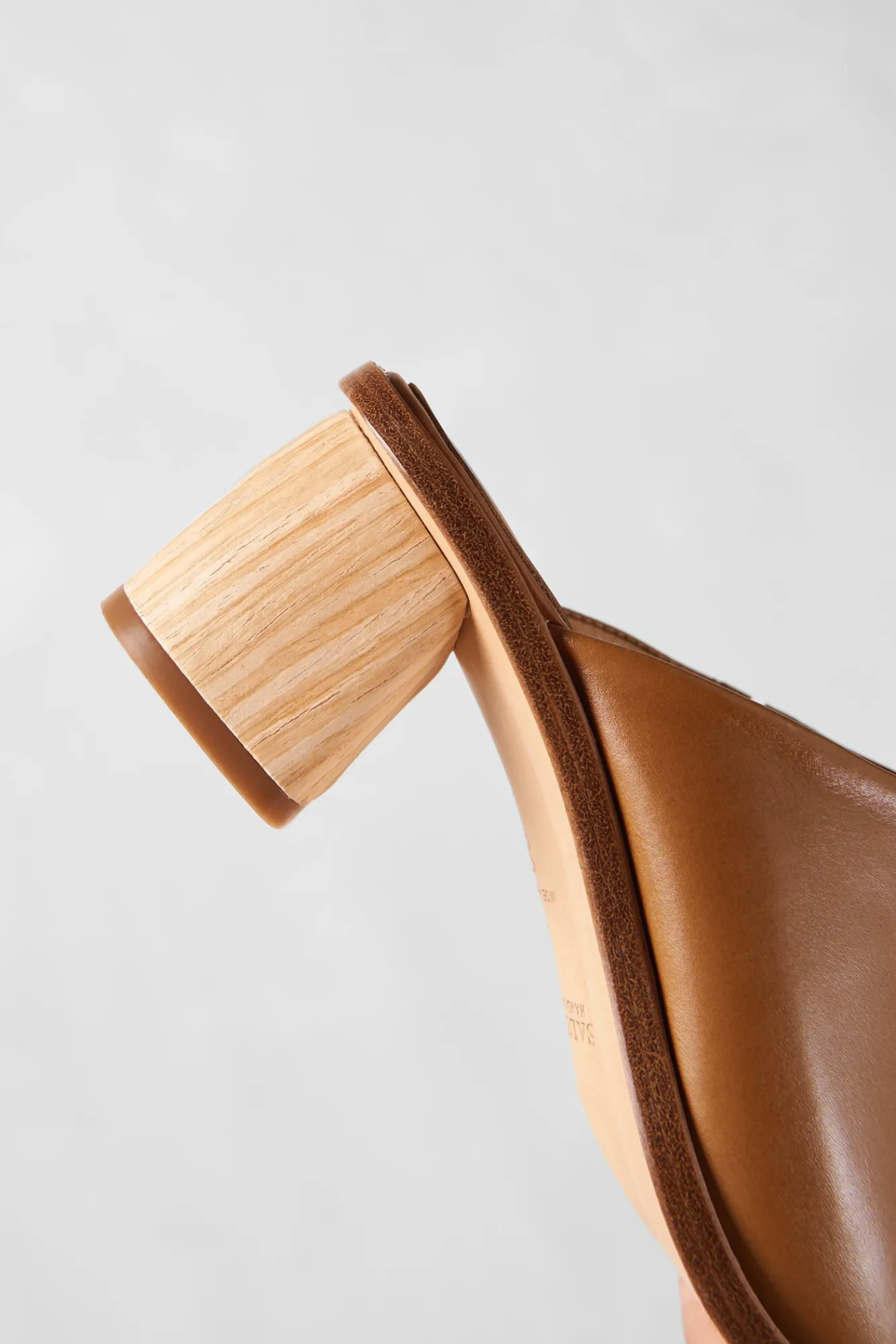 Amour Vert Alohas Josie Leather Sandal- Shoes