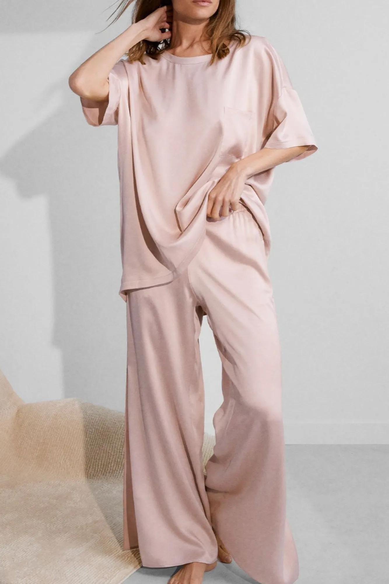 Amour Vert Lunya Washable Silk Tee Pant Set- Loungewear