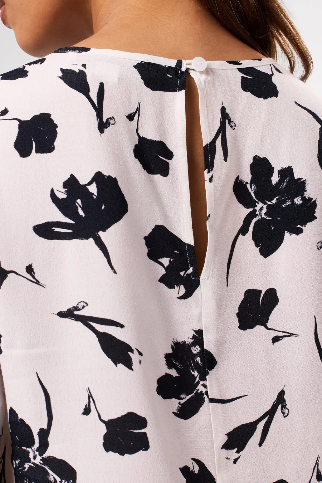 Amour Vert Odilia Crepe Blouse- Tops|Clearance