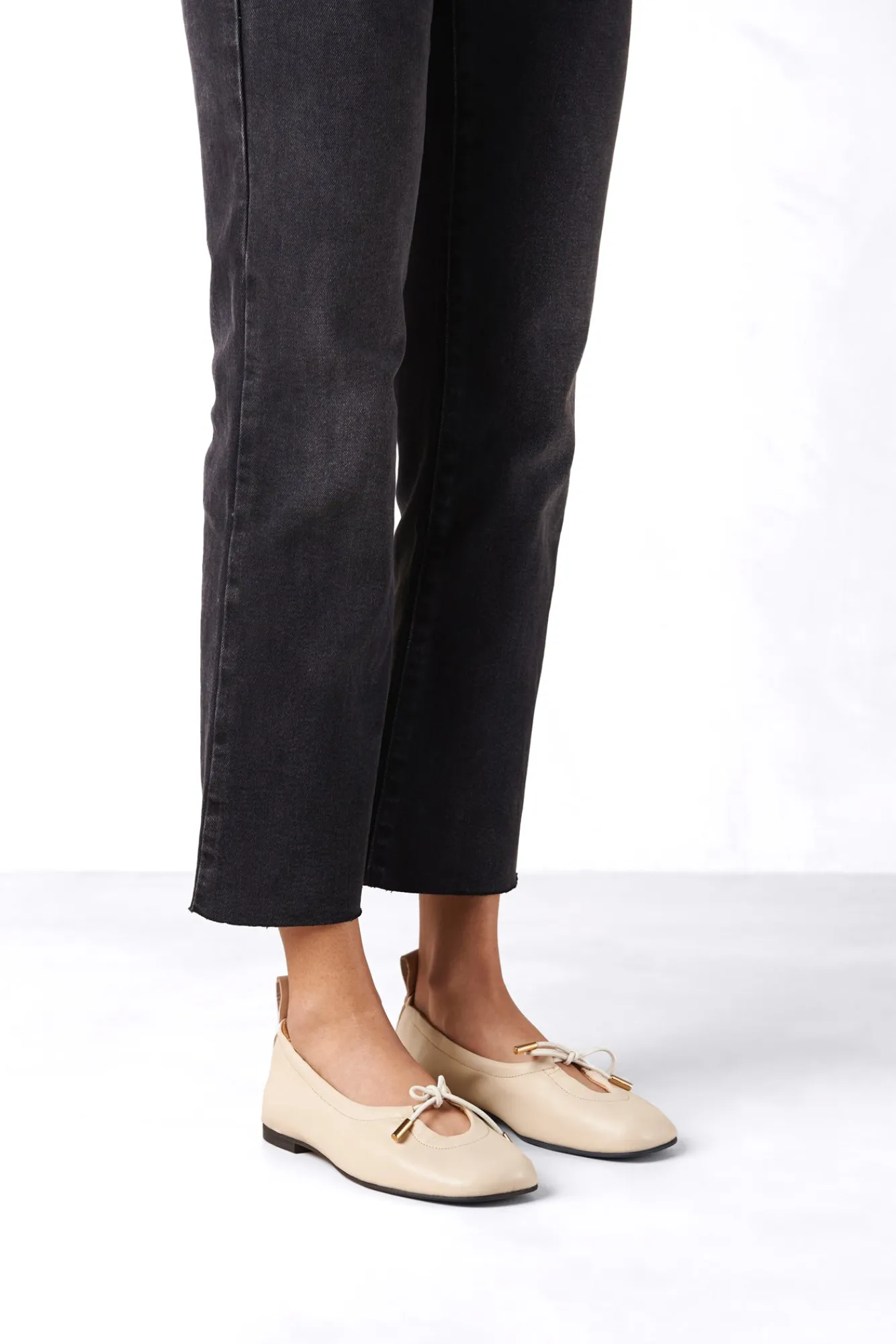 Amour Vert Alohas Rosalind Leather Ballet Flat- Shoes