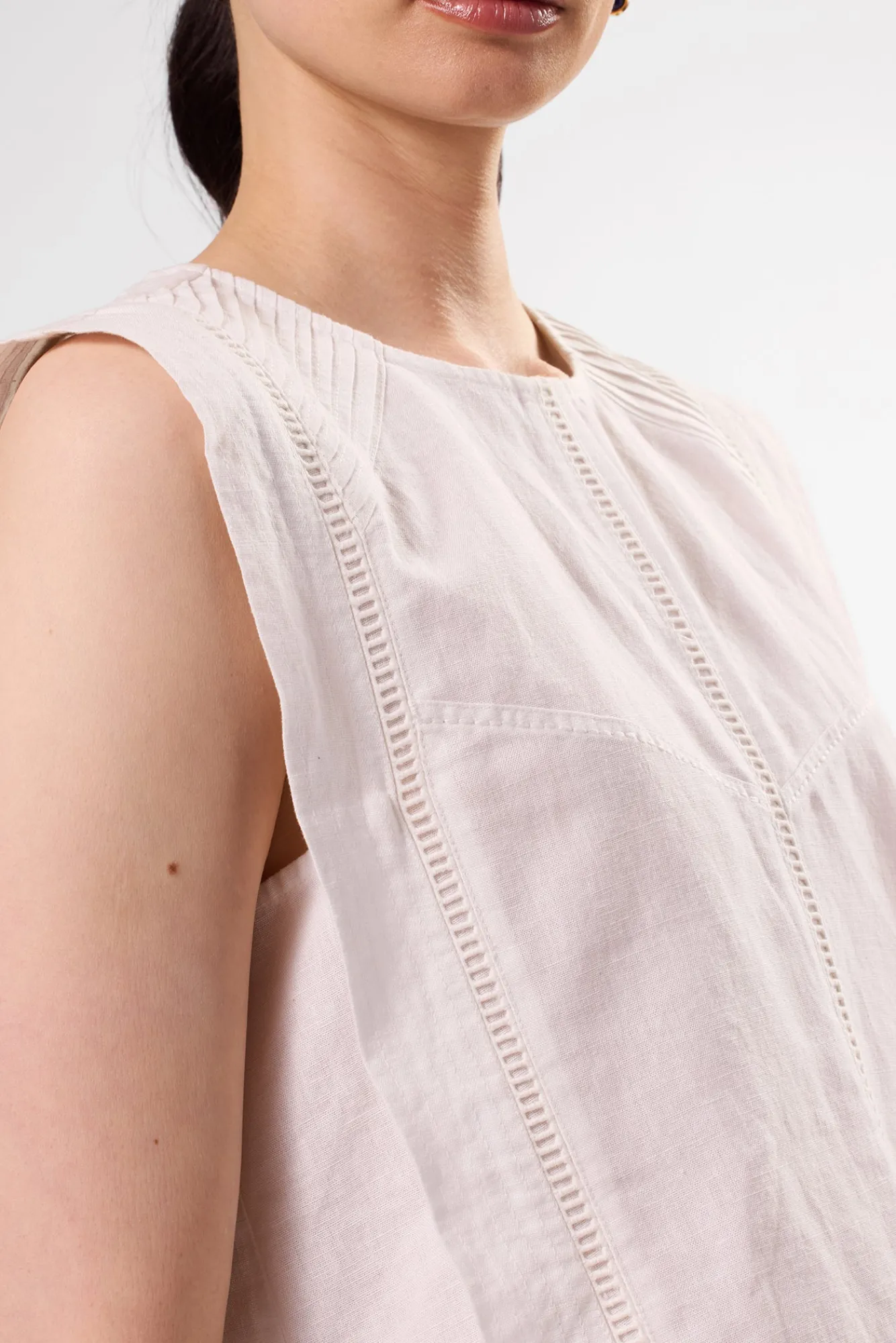 Amour Vert Detailed Cotton Linen Tank Top- Tops|Clearance