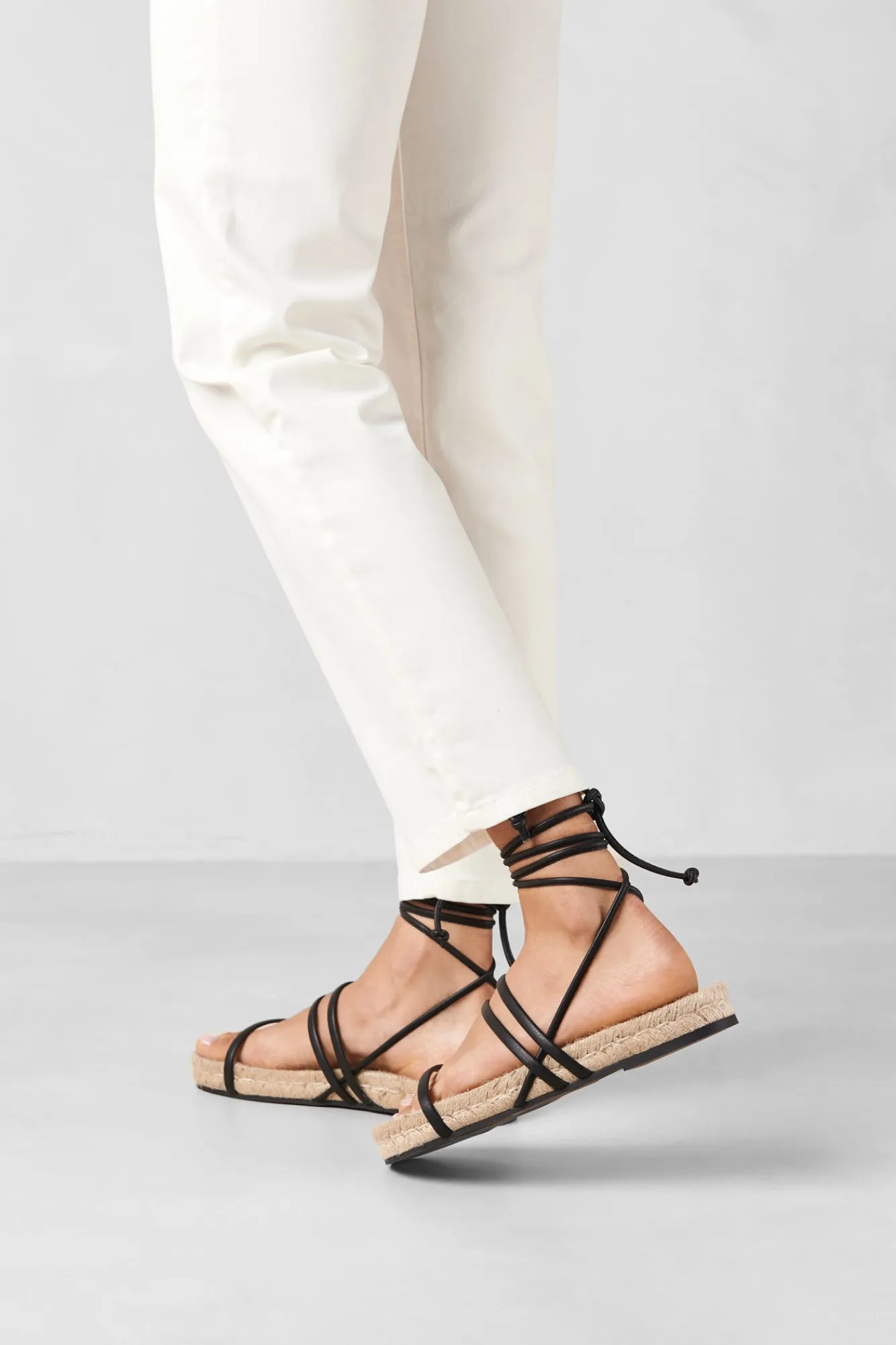 Amour Vert Alohas Rayna Leather Sandal- Shoes