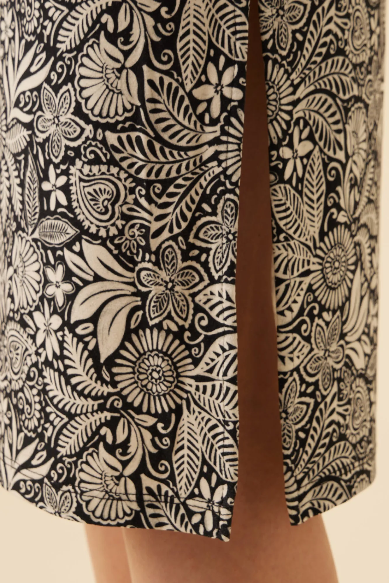 Amour Vert Vindy Viscose Knit Skirt- Skirts|Clearance