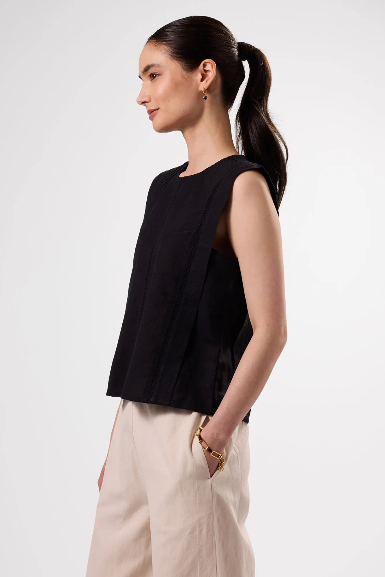 Amour Vert Detailed Cotton Linen Tank Top- Tops|Clearance