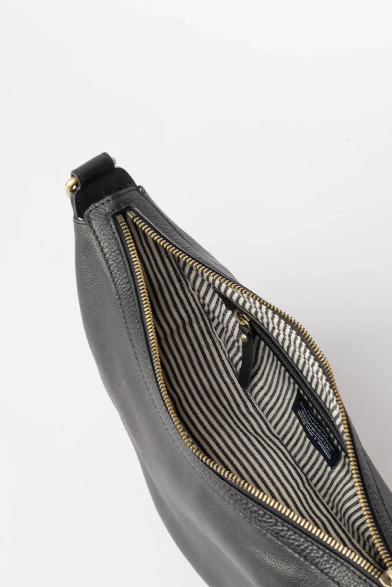 Amour Vert O My Bag Leo Crossbody Bag- Bags & Pouches